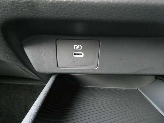 �t�r�a�\�P�b�g�@���s���ɃX�}�[�g�t�H����^�u���b�g�[�����[�d���邱�Ƃ��ł��܂��B