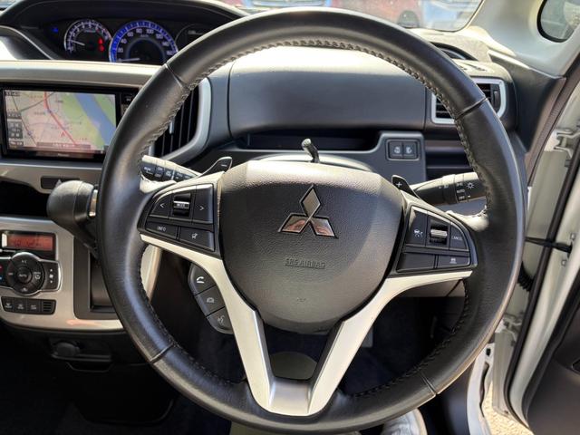 デリカＤ：２ ハイブリッドＭＺ　全方位カメラパッケージ　ドライブレコーダー　全周囲カメラ　ナビ　ＴＶ　両側電動スライドドア　クリアランスソナー　オートクルーズコントロール　レーンアシスト　衝突被害軽減システム　アルミホイール　オートライト　ＨＩＤ（3枚目）