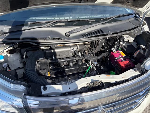 デリカＤ：２ ハイブリッドＭＺ　全方位カメラパッケージ　ドライブレコーダー　全周囲カメラ　ナビ　ＴＶ　両側電動スライドドア　クリアランスソナー　オートクルーズコントロール　レーンアシスト　衝突被害軽減システム　アルミホイール　オートライト　ＨＩＤ（24枚目）