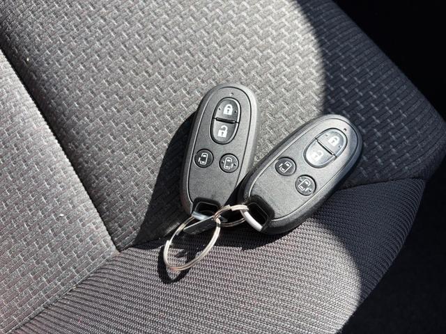 デリカＤ：２ ハイブリッドＭＺ　全方位カメラパッケージ　ドライブレコーダー　全周囲カメラ　ナビ　ＴＶ　両側電動スライドドア　クリアランスソナー　オートクルーズコントロール　レーンアシスト　衝突被害軽減システム　アルミホイール　オートライト　ＨＩＤ（40枚目）