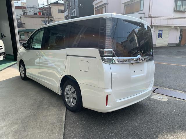 ヴォクシー X 後期 スマートキー 両側電動スライドドア LED 純正9インチナビ バックカメラ 8人(4枚目)