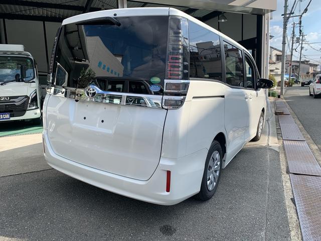 ヴォクシー X 後期 スマートキー 両側電動スライドドア LED 純正9インチナビ バックカメラ 8人(5枚目)