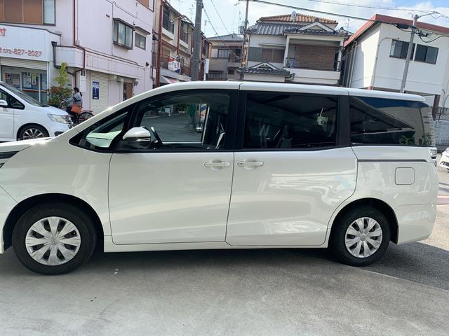 ヴォクシー X 後期 スマートキー 両側電動スライドドア LED 純正9インチナビ バックカメラ 8人(9枚目)