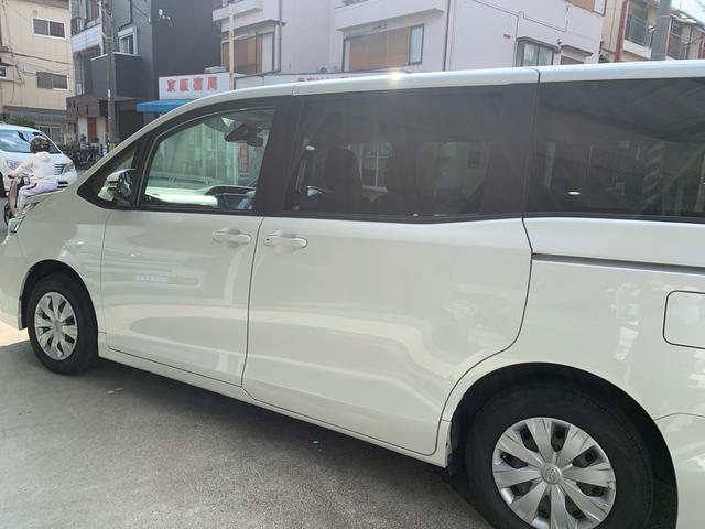 ヴォクシー X 後期 スマートキー 両側電動スライドドア LED 純正9インチナビ バックカメラ 8人(13枚目)