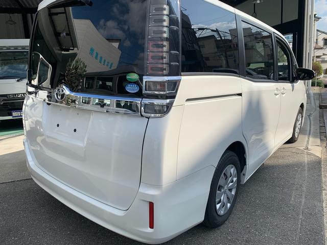 ヴォクシー X 後期 スマートキー 両側電動スライドドア LED 純正9インチナビ バックカメラ 8人(14枚目)