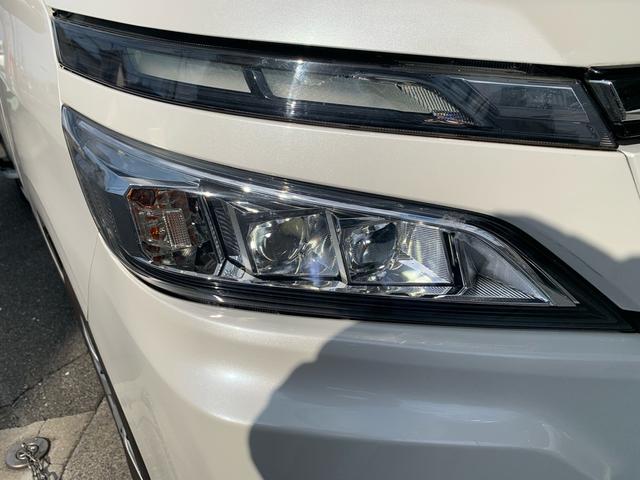 ヴォクシー X 後期 スマートキー 両側電動スライドドア LED 純正9インチナビ バックカメラ 8人(19枚目)