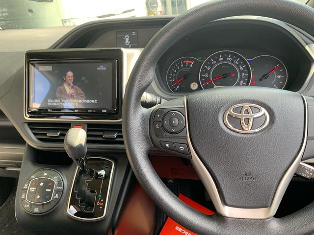 ヴォクシー X 後期 スマートキー 両側電動スライドドア LED 純正9インチナビ バックカメラ 8人(26枚目)