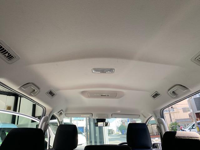 ヴォクシー X 後期 スマートキー 両側電動スライドドア LED 純正9インチナビ バックカメラ 8人(30枚目)