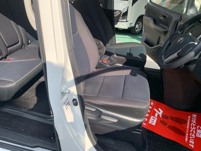 ヴォクシー X 後期 スマートキー 両側電動スライドドア LED 純正9インチナビ バックカメラ 8人(32枚目)