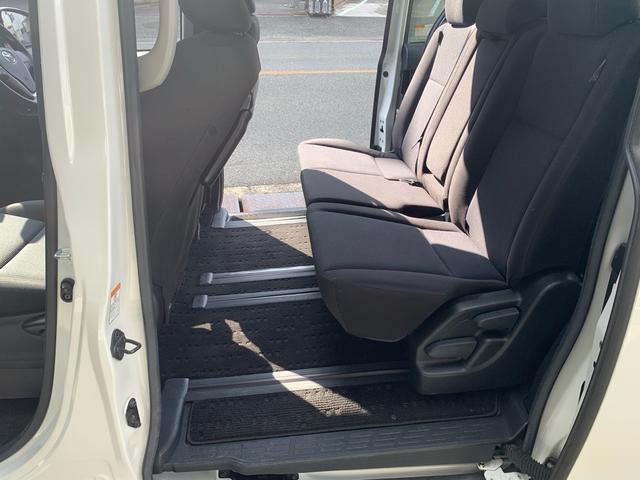 ヴォクシー X 後期 スマートキー 両側電動スライドドア LED 純正9インチナビ バックカメラ 8人(38枚目)