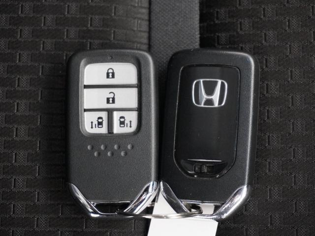 ステップワゴンスパーダ スパーダホンダセンシング　９インチナビ　リアカメラ　フリップダウンモニター　わくわくゲート　２列目６：４分割ベンチシート（７人乗り）　１６ＡＷ　ＬＥＤヘッドライト　フルセグ　オートライト　パドルシフト　前後ドラレコ（21枚目）