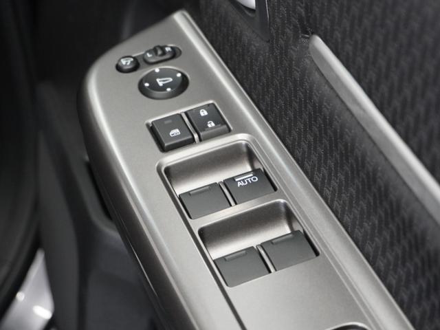 ステップワゴンスパーダ スパーダホンダセンシング　９インチナビ　リアカメラ　フリップダウンモニター　わくわくゲート　２列目６：４分割ベンチシート（７人乗り）　１６ＡＷ　ＬＥＤヘッドライト　フルセグ　オートライト　パドルシフト　前後ドラレコ（29枚目）