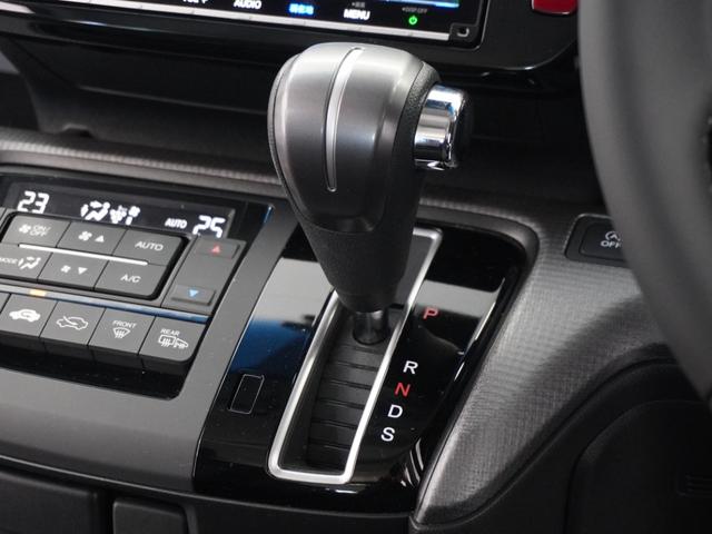 ステップワゴンスパーダ スパーダホンダセンシング　９インチナビ　リアカメラ　フリップダウンモニター　わくわくゲート　２列目６：４分割ベンチシート（７人乗り）　１６ＡＷ　ＬＥＤヘッドライト　フルセグ　オートライト　パドルシフト　前後ドラレコ（42枚目）