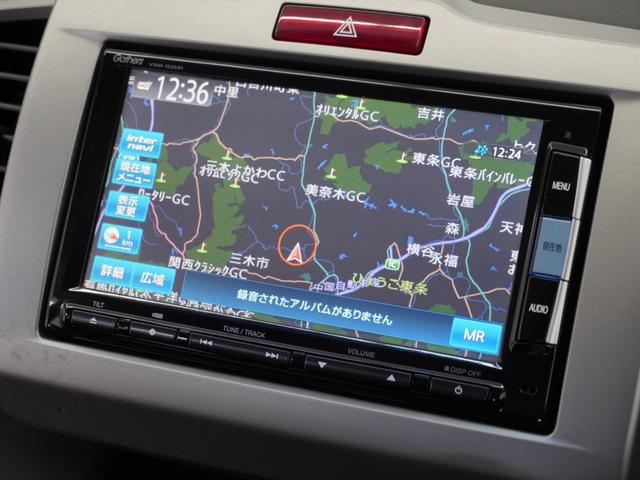 フリード Ｇジャストセレクション　１年保証　Ｇａｔｈｅｒｓ７インチナビ　リアカメラ　後席フリップダウンモニター　２列目ベンチシート（７人乗り）ＨＩＤディスチャージヘッドライト　スマートキー（１個）リア両側パワースライドドア（2枚目）