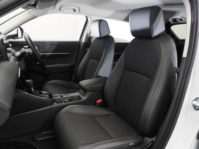 ヴェゼル ｅ：ＨＥＶＺ　２年保証　ＨｏｎｄａＣＯＮＮＥＣＴディスプレー＋ＥＴＣ２．０　ワイヤレス充電器　ブラインドスポットインフォメーション　前後ドラレコ　マルチビューカメラ　１８インチアルミホイール　コンビシート（33枚目）