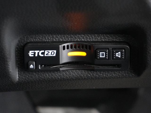 ヴェゼル ｅ：ＨＥＶＺ　２年保証　ＨｏｎｄａＣＯＮＮＥＣＴディスプレー＋ＥＴＣ２．０車載器＋ワイヤレス充電器　リアカメラ　ブラインドスポットインフォメーション　前ドラレコ　ハンズフリーアクセスパワーテールゲート　１８アルミ（6枚目）