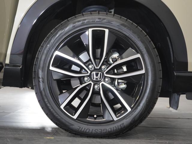 ヴェゼル ｅ：ＨＥＶＺ　２年保証　ＨｏｎｄａＣＯＮＮＥＣＴディスプレー＋ＥＴＣ２．０車載器＋ワイヤレス充電器　リアカメラ　ブラインドスポットインフォメーション　前ドラレコ　ハンズフリーアクセスパワーテールゲート　１８アルミ（21枚目）