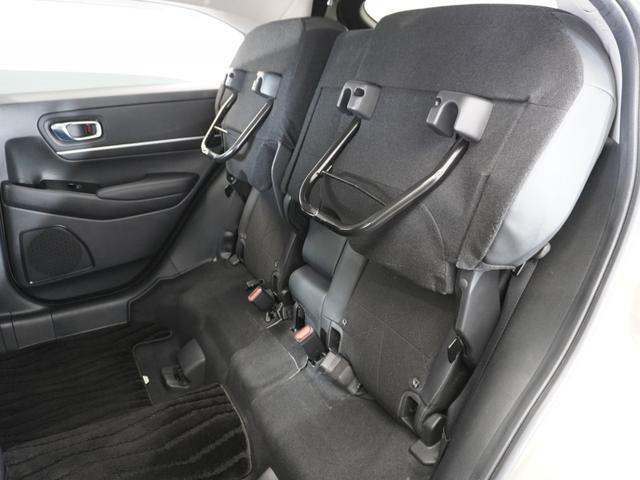 ヴェゼル ｅ：ＨＥＶＺ　２年保証　ＨｏｎｄａＣＯＮＮＥＣＴディスプレー＋ＥＴＣ２．０車載器＋ワイヤレス充電器　リアカメラ　ブラインドスポットインフォメーション　前ドラレコ　ハンズフリーアクセスパワーテールゲート　１８アルミ（28枚目）