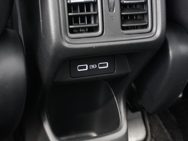 ヴェゼル ｅ：ＨＥＶＺ　２年保証　ＨｏｎｄａＣＯＮＮＥＣＴディスプレー＋ＥＴＣ２．０車載器＋ワイヤレス充電器　リアカメラ　ブラインドスポットインフォメーション　前ドラレコ　ハンズフリーアクセスパワーテールゲート　１８アルミ（29枚目）