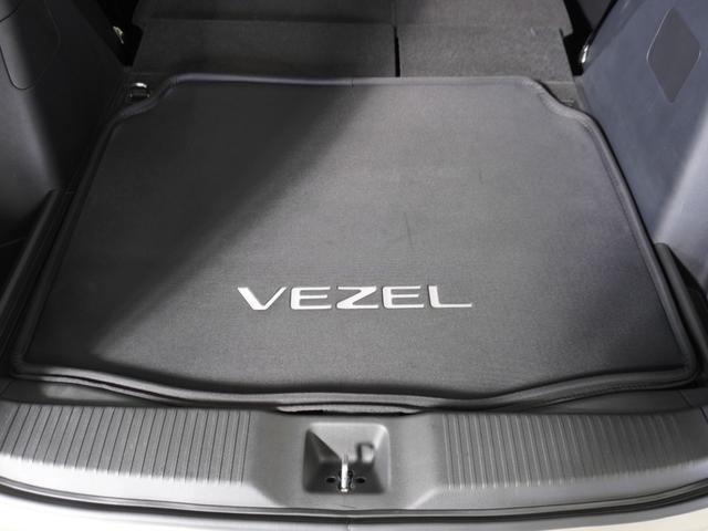 ヴェゼル ｅ：ＨＥＶＺ　２年保証　ＨｏｎｄａＣＯＮＮＥＣＴディスプレー＋ＥＴＣ２．０車載器＋ワイヤレス充電器　リアカメラ　ブラインドスポットインフォメーション　前ドラレコ　ハンズフリーアクセスパワーテールゲート　１８アルミ（33枚目）