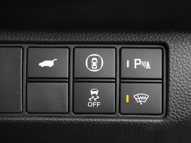 ヴェゼル ｅ：ＨＥＶＺ　２年保証　ＨｏｎｄａＣＯＮＮＥＣＴディスプレー＋ＥＴＣ２．０車載器＋ワイヤレス充電器　リアカメラ　ブラインドスポットインフォメーション　前ドラレコ　ハンズフリーアクセスパワーテールゲート　１８アルミ（39枚目）