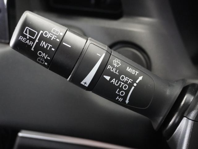 ヴェゼル ｅ：ＨＥＶＺ　２年保証　ＨｏｎｄａＣＯＮＮＥＣＴディスプレー＋ＥＴＣ２．０車載器＋ワイヤレス充電器　リアカメラ　ブラインドスポットインフォメーション　前ドラレコ　ハンズフリーアクセスパワーテールゲート　１８アルミ（43枚目）