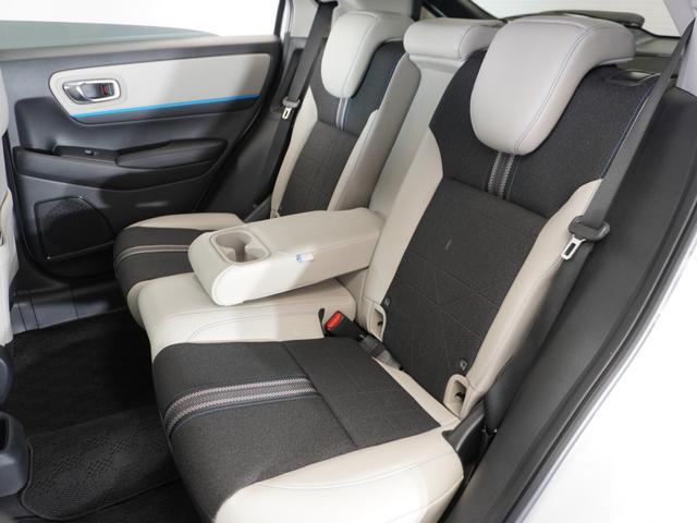 ヴェゼル ｅ：ＨＥＶＺ・ＰＬａＹパッケージ　２年保証　ＨｏｎｄａＣＯＮＮＥＣＴディスプレー＋ＥＴＣ２．０車載器　リアカメラ　ブラインドスポットインフォメーション　運転席助手席シートヒーター　１８インチアルミ　コンビシート（Ｐｌａｙ用）（27枚目）