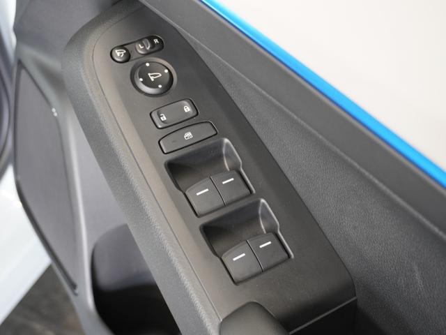 ヴェゼル ｅ：ＨＥＶＺ・ＰＬａＹパッケージ　２年保証　ＨｏｎｄａＣＯＮＮＥＣＴディスプレー＋ＥＴＣ２．０車載器　リアカメラ　ブラインドスポットインフォメーション　運転席助手席シートヒーター　１８インチアルミ　コンビシート（Ｐｌａｙ用）（34枚目）