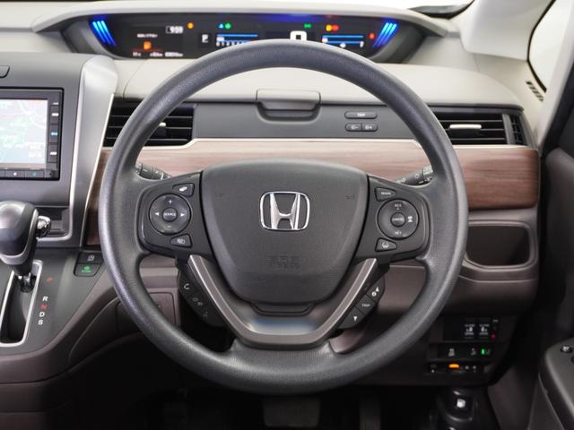 フリード Ｇ・ホンダセンシング　１年保証　Ｇａｔｈｅｒｓ７インチナビ（ＴＶ無し）リアカメラ　リア両側パワースライドドア　前後ドラレコ　ＬＥＤヘッドライト＋アクティブコーナーリングライト　センターテーブル　オートリトラミラー　ＥＴＣ（10枚目）