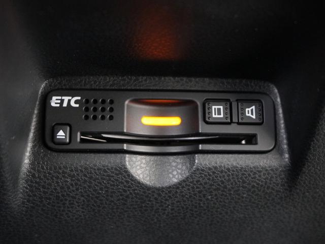 フィット G・10thアニバーサリー 3か月保証 Gathers7インチナビ リアカメラ コンフォートビューパッケージ スマートキー(1個)VSA(ABS+TCS+横滑り抑制)カラード電動格納式ドアミラー ETC車載器(3枚目)