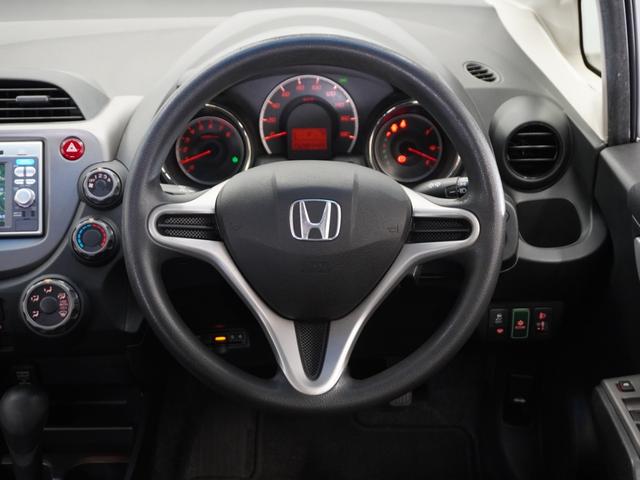 フィット G・10thアニバーサリー 3か月保証 Gathers7インチナビ リアカメラ コンフォートビューパッケージ スマートキー(1個)VSA(ABS+TCS+横滑り抑制)カラード電動格納式ドアミラー ETC車載器(6枚目)