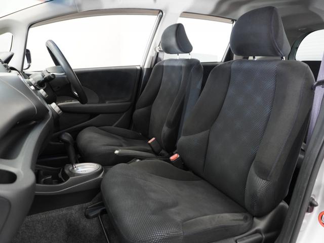 フィット G・10thアニバーサリー 3か月保証 Gathers7インチナビ リアカメラ コンフォートビューパッケージ スマートキー(1個)VSA(ABS+TCS+横滑り抑制)カラード電動格納式ドアミラー ETC車載器(18枚目)