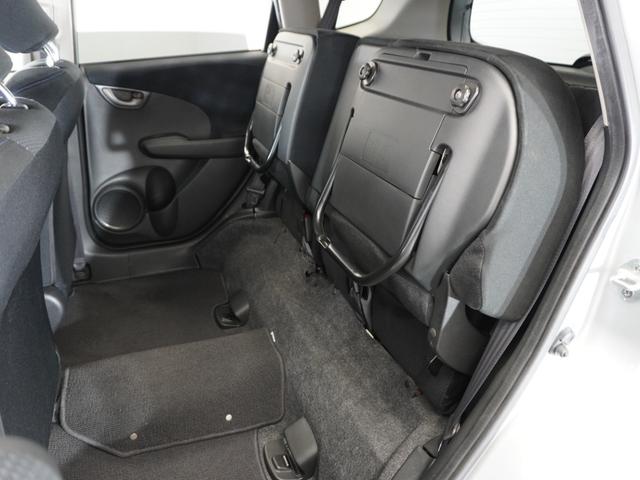 フィット G・10thアニバーサリー 3か月保証 Gathers7インチナビ リアカメラ コンフォートビューパッケージ スマートキー(1個)VSA(ABS+TCS+横滑り抑制)カラード電動格納式ドアミラー ETC車載器(20枚目)