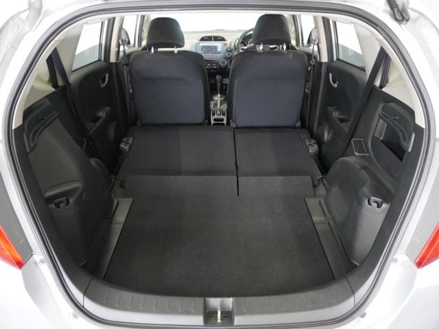 フィット G・10thアニバーサリー 3か月保証 Gathers7インチナビ リアカメラ コンフォートビューパッケージ スマートキー(1個)VSA(ABS+TCS+横滑り抑制)カラード電動格納式ドアミラー ETC車載器(23枚目)