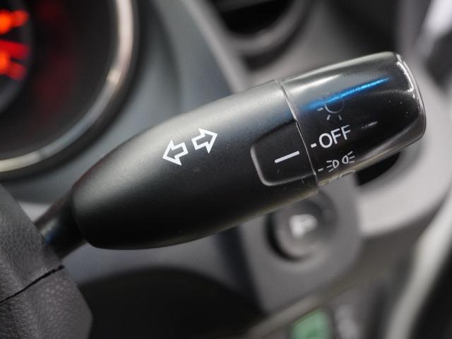 フィット G・10thアニバーサリー 3か月保証 Gathers7インチナビ リアカメラ コンフォートビューパッケージ スマートキー(1個)VSA(ABS+TCS+横滑り抑制)カラード電動格納式ドアミラー ETC車載器(29枚目)