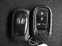 ｅ：ＨＥＶＺ　２年保証　ＨｏｎｄａＣＯＮＮＥＣＴディスプレー＋ＥＴＣ２．０車載器＋ワイヤレス充電器　リアカメラ　ブラインドスポットインフォメーション　前ドラレコ　ハンズフリーアクセスパワーテールゲート　１８アルミ（22枚目）