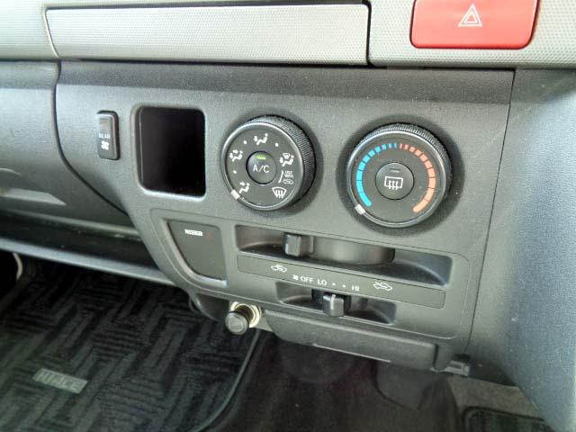 ハイエースワゴン ＧＬ　後席フリップダウンモニター・社外ＬＥＤヘッドライト・１０人乗り（9枚目）