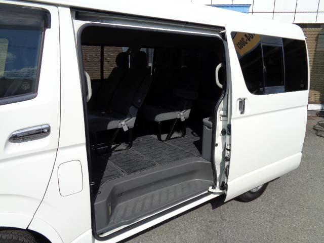 ハイエースワゴン ＧＬ　後席フリップダウンモニター・社外ＬＥＤヘッドライト・１０人乗り（15枚目）