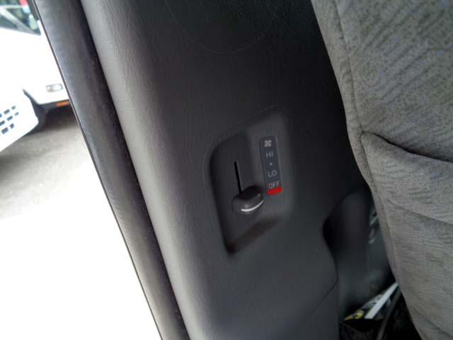 ハイエースワゴン ＧＬ　後席フリップダウンモニター・社外ＬＥＤヘッドライト・１０人乗り（20枚目）