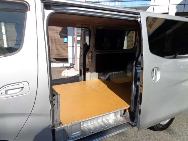 NV350キャラバンバン 4WD エマージェンシーブレーキ・全方位カメラ・1000kg積載(12枚目)