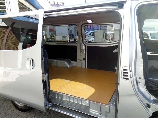 NV350キャラバンバン 4WD エマージェンシーブレーキ・全方位カメラ・1000kg積載(13枚目)