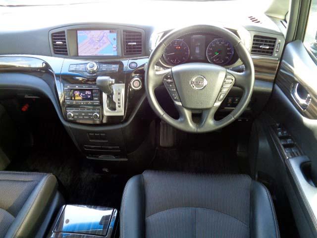 エルグランド ３５０ハイウェイスター　ハーフレザーシート・インテリジェンスクルーズ（3枚目）