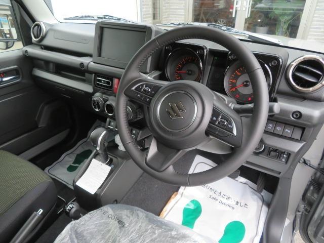 ジムニー ＸＣ　４ＷＤ　届出済未使用車　衝突軽減装置　ダウンヒルアシスト　スマートキー　クルーズコントロール　シートヒーター　ＬＥＤヘッドライト　純正１６インチアルミ　オートライト　オートエアコン　電動格納ミラー（18枚目）