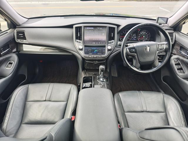クラウン アスリートS 本革シート サンルーフ TEIN車高調 ZEESマフラー シートベンチレーション RAYS20インチアルミ ナビ フルセグ BTオーディオ リア電動シェード トランクスポイラー サブウーハー(9枚目)