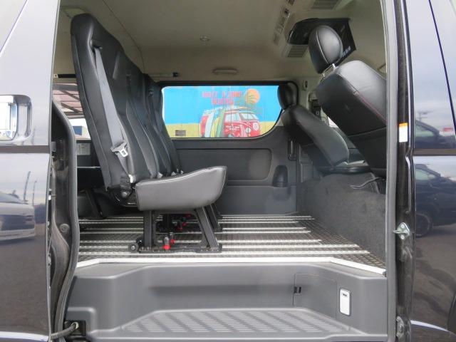 ハイエースバン スーパーGL ダークプライム アクティブエース 8人乗車 シートレイアウト変更可 Tセンス 両側電動スライド 社外16AW グリルガード オーバーフェンダー アルパイン11型ナビ Rモニター 固アタッチメント LED スマートキー(15枚目)