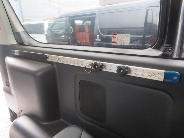 ハイエースバン スーパーGL ダークプライム アクティブエース 8人乗車 シートレイアウト変更可 Tセンス 両側電動スライド 社外16AW グリルガード オーバーフェンダー アルパイン11型ナビ Rモニター 固アタッチメント LED スマートキー(42枚目)