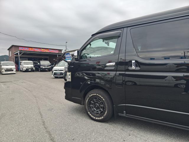 ハイエースワゴン GL 4WD キャンピング仕様公認 REVOシート2脚ロングスライド 2段ベッド FFヒーター サブバッテリー 走行充電 換気扇 ルーフスピーカー ミラー型前後ドラレコ シンク 床下収納 2025年タイヤ(54枚目)