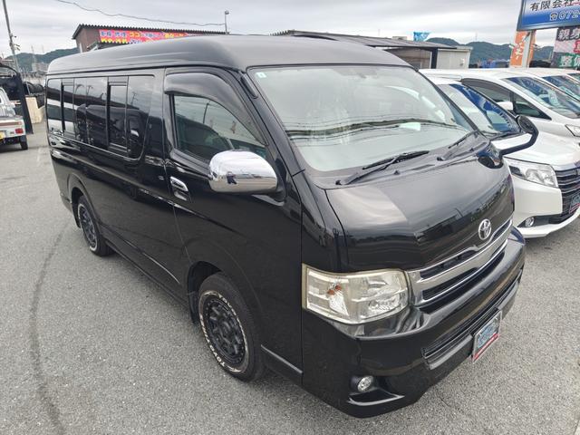ハイエースワゴン GL 4WD キャンピング仕様公認 REVOシート2脚ロングスライド 2段ベッド FFヒーター サブバッテリー 走行充電 換気扇 ルーフスピーカー ミラー型前後ドラレコ シンク 床下収納 2025年タイヤ(56枚目)