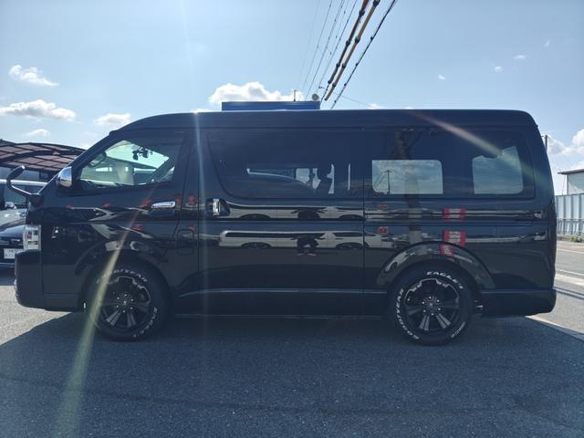 ハイエースバン ロングワイドスーパーGL ダークプライム 後期6速AT 両側電動ドア mObeLベッドキット ナビ フルセグ ブルートゥースオーディオ バックカメラ バルベロ17アルミ ナスカーホワイトレタータイヤ ローダウン LEDテール(5枚目)