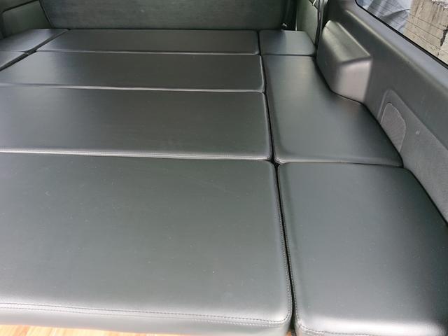 ハイエースバン ロングワイドスーパーGL ダークプライム 後期6速AT 両側電動ドア mObeLベッドキット ナビ フルセグ ブルートゥースオーディオ バックカメラ バルベロ17アルミ ナスカーホワイトレタータイヤ ローダウン LEDテール(16枚目)